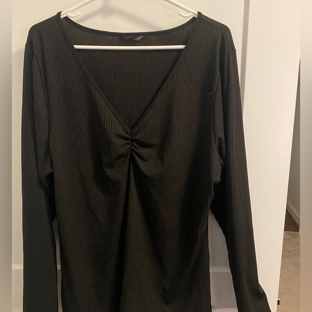 Simple Black Longsleeve Shirt